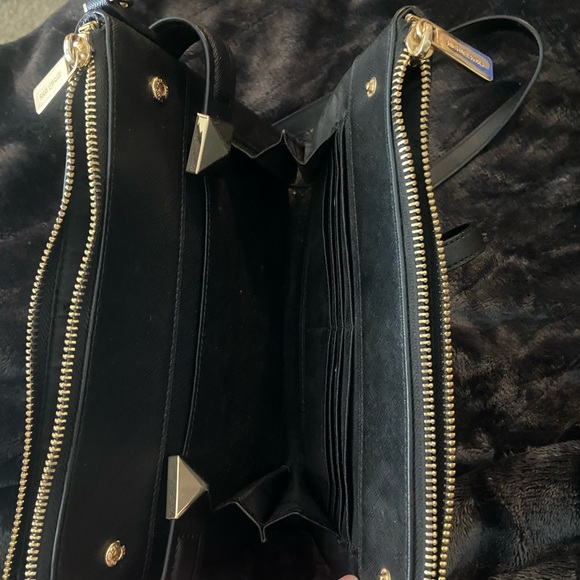 Michael Kors cross body bag - Picture 3 of 4